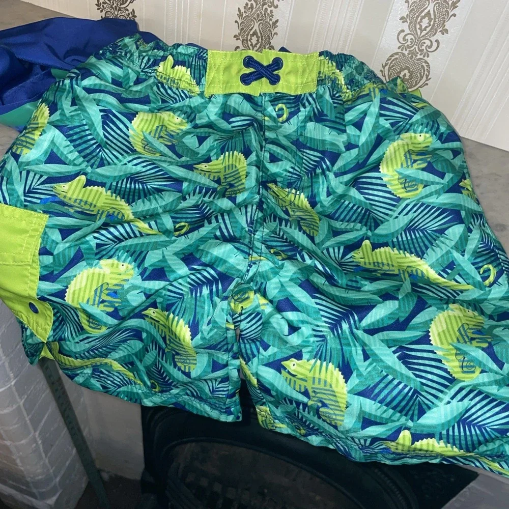UV Skinz NWT 3 Piece Swim Set Boy 7 Green Crazy Chameleon UPF50 Hat Shirt Shorts